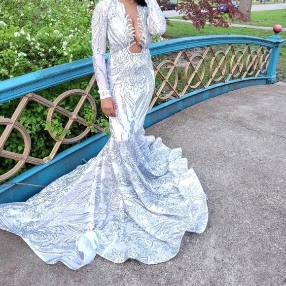 sequin - Picture 2 of 3